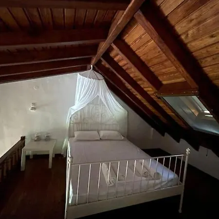 ήλιος In Ktima Gerostathi * Πολύχρονο